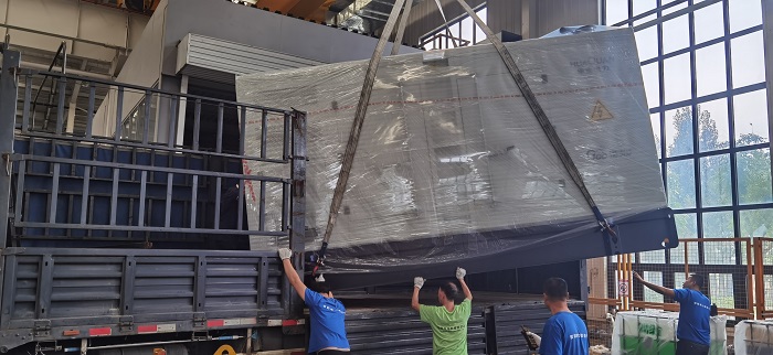 華全工廠備用柴油發(fā)電機(jī)組助力企業(yè)正常運行