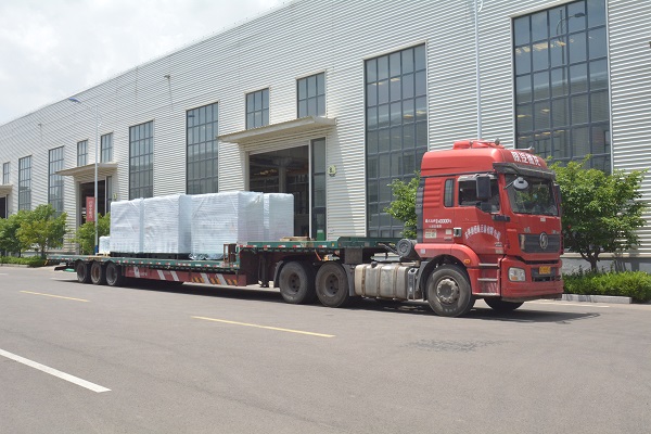 華全出口多臺靜音發(fā)電機